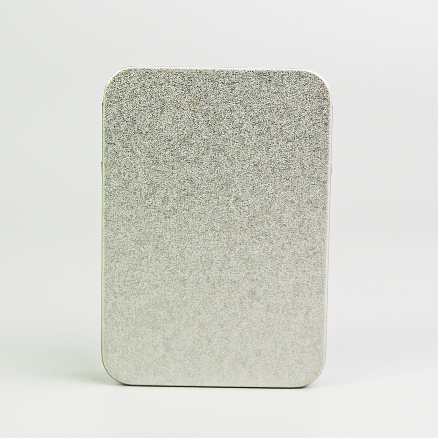 recyclable cannabis tins